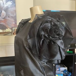 Black Unique sheer flower sleeved blouse